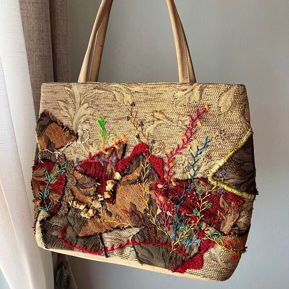 Vintage Bagteria Embellished Tapestry Handbag – Beaded & Textured Design - Picture 3 of 5